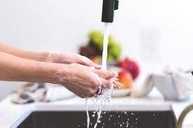 تنظيف أحواض المطابخ